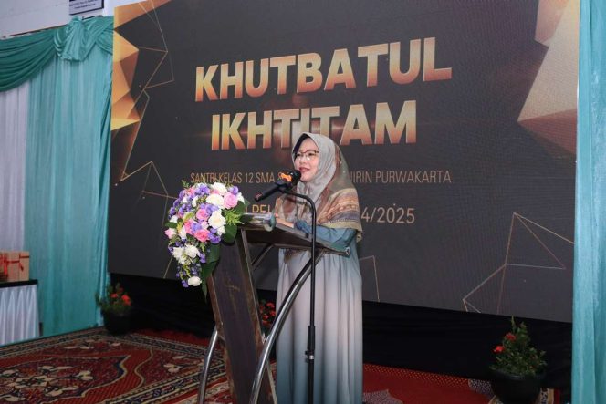 
					Ketua Yayasan Al-Muhajirin Dr. Hj. Ifa Faizah Rohmah, M.Pd