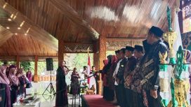DPD LASQI Nusantara Jaya Kabupaten Purwakarta menggelar pelantikan 11 Dewan Pimpinan Kecamatan (DPK) LASQI NJ se-Kabupaten Purwakarta, bertempat di Taman Maya Datar, kompleks Pemda Purwakarta, Minggu 18 Mei 2025. Prosesi pelantikan dipimpin langsung oleh Ketua Umum DPD LASQI NJ Kabupaten Purwakarta, Dr. Hj. Ifa Faizah Rohmah, M.Pd